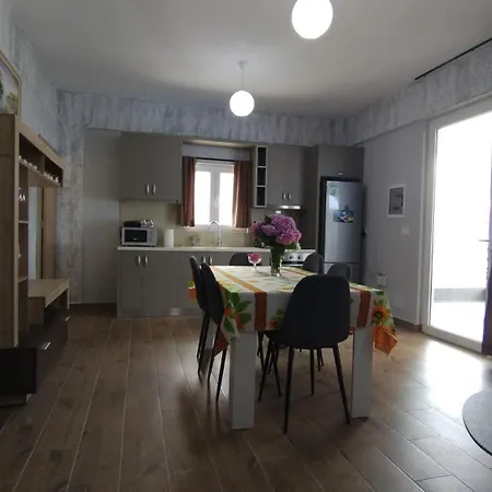 Rafa's Apartment Qeparo