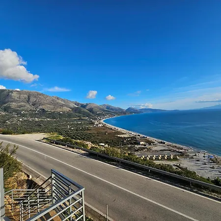 Appartamento Rafa's Qeparo