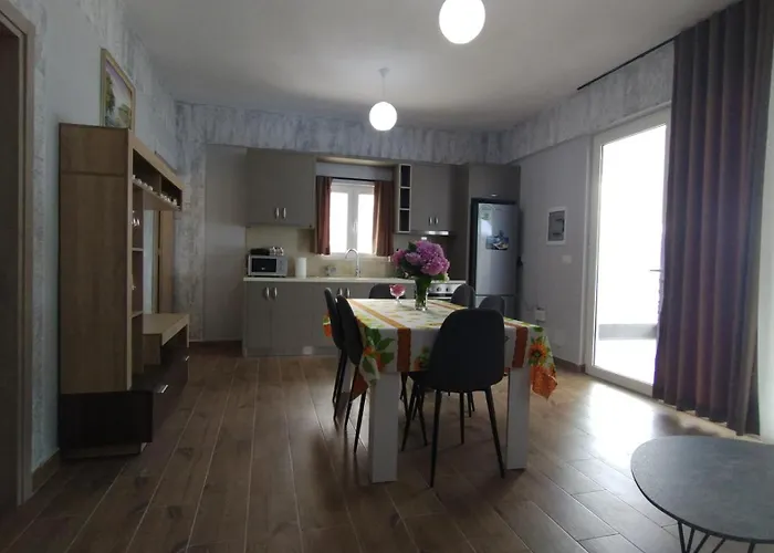 Rafa's Appartamento Qeparo