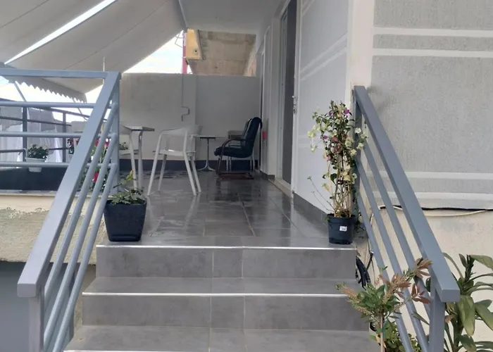 Appartamento Rafa's Qeparo