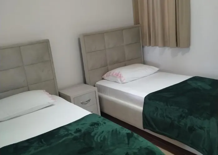 Rafa's Appartamento Qeparo