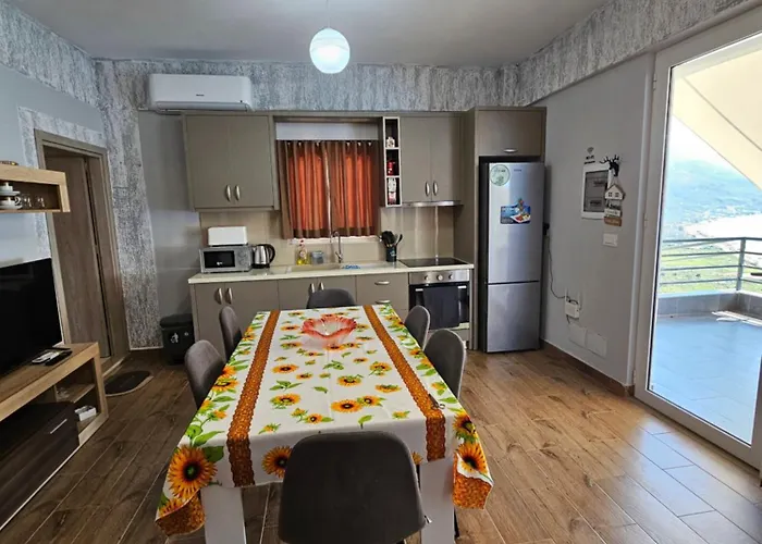 Rafa's Appartamento Qeparo